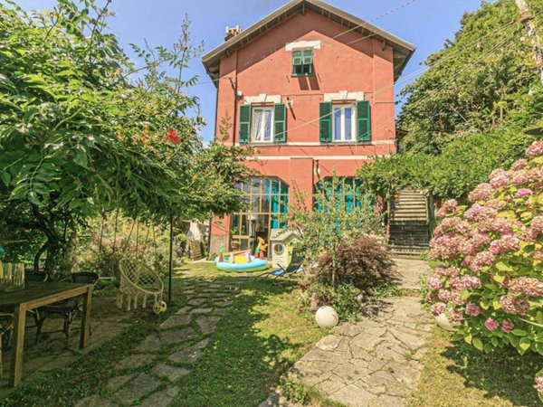 casa indipendente in vendita a Campomorone