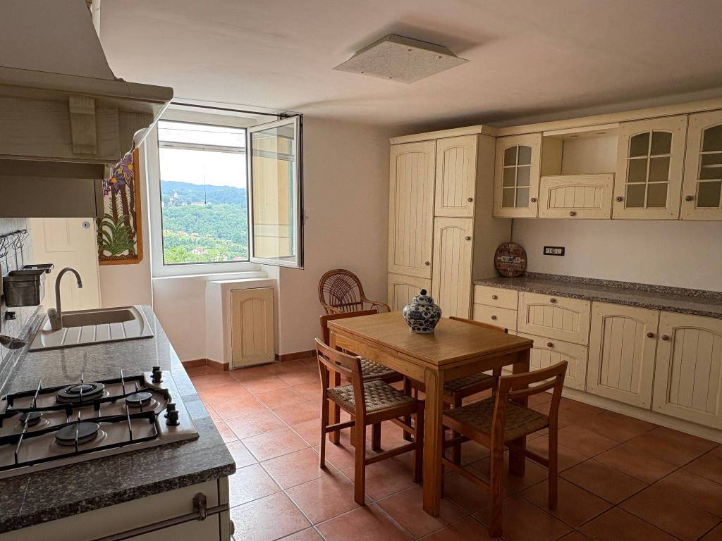 casa indipendente in vendita a Campomorone