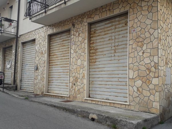 locale di sgombero in vendita a Campomorone