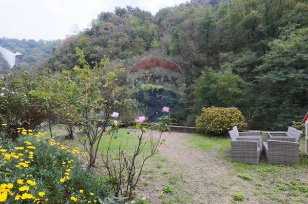 appartamento in vendita a Campomorone in zona Gazzolo