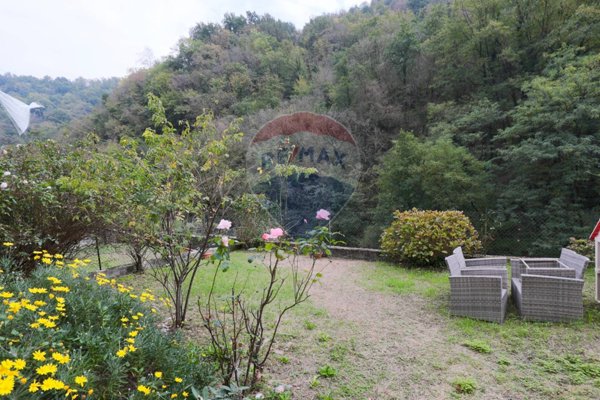 appartamento in vendita a Campomorone in zona Gazzolo