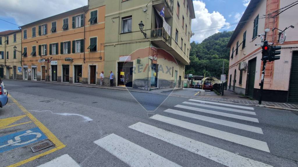 negozio in vendita a Campomorone