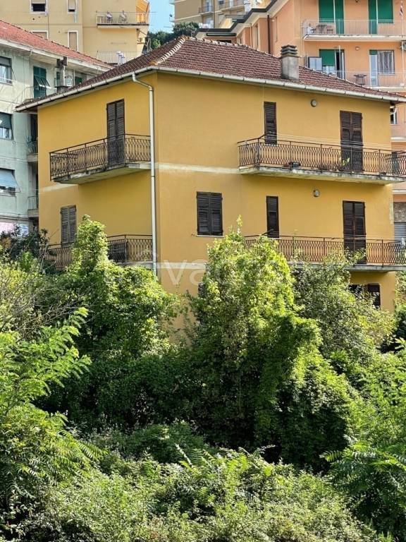 casa indipendente in vendita a Campomorone