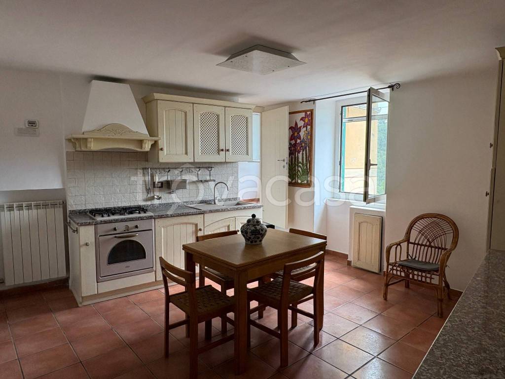 casa indipendente in vendita a Campomorone