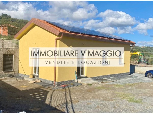 casa indipendente in vendita a Campomorone in zona Langasco