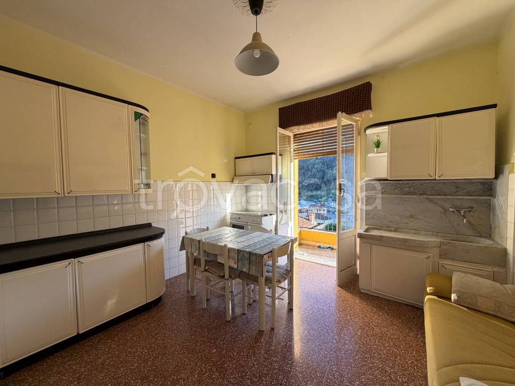 appartamento in vendita a Campomorone