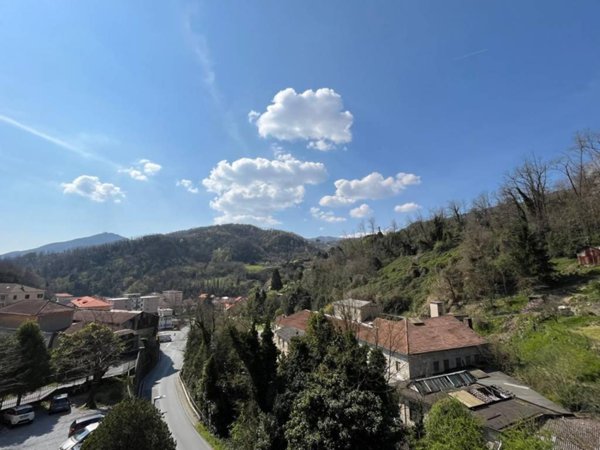 appartamento in vendita a Campomorone in zona Isoverde