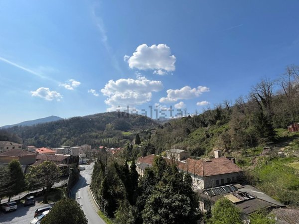 appartamento in vendita a Campomorone in zona Isoverde