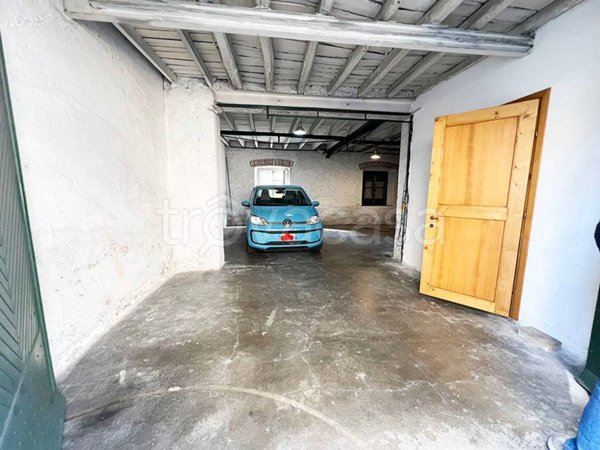 locale di sgombero in vendita a Campomorone
