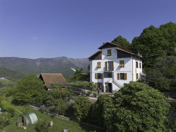 casa indipendente in vendita a Campomorone in zona Langasco