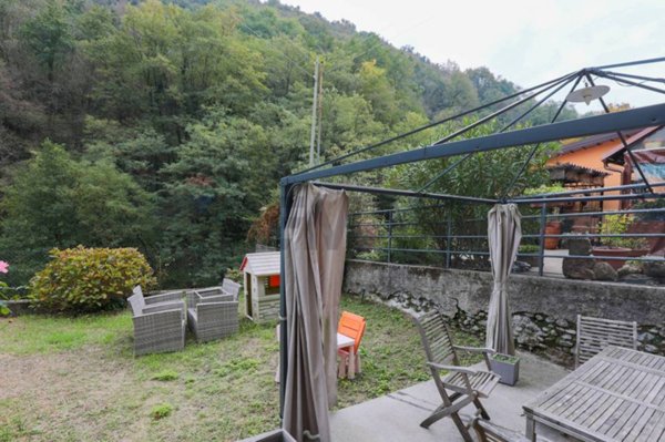appartamento in vendita a Campomorone in zona Gazzolo