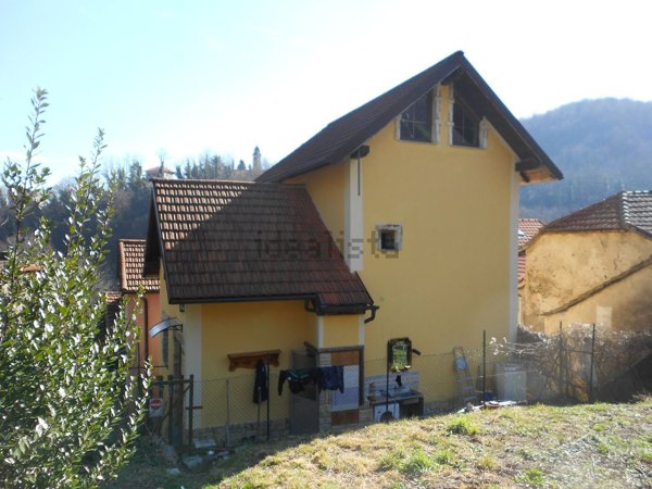 appartamento in vendita a Campomorone in zona Gallaneto