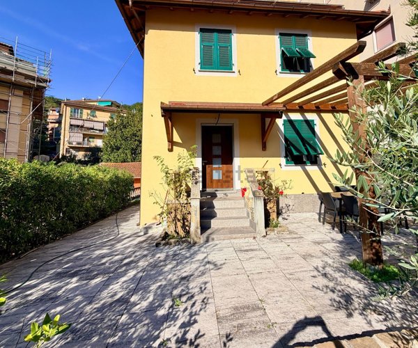 casa indipendente in vendita a Campomorone