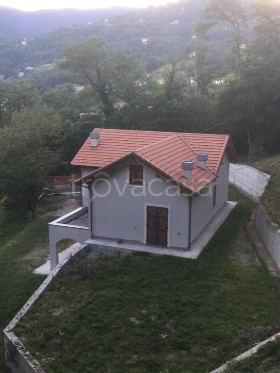 casa indipendente in vendita a Campomorone