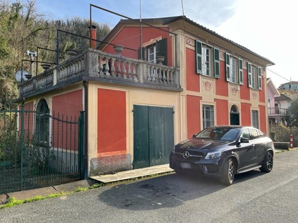 casa indipendente in vendita a Carasco in zona Graveglia