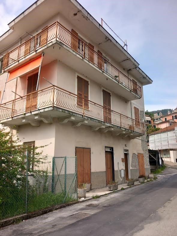 casa indipendente in vendita a Carasco in zona Rivarola
