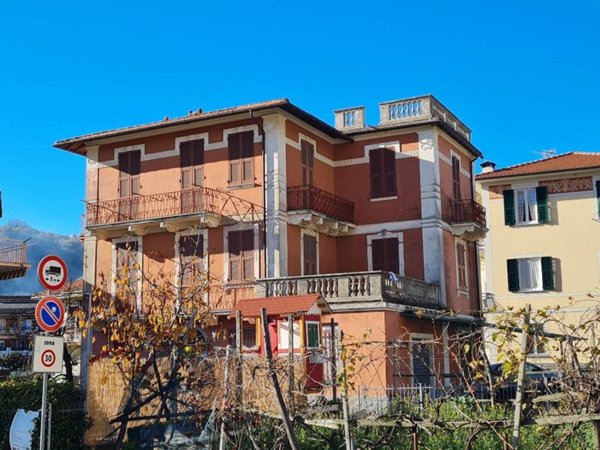 casa indipendente in vendita a Carasco