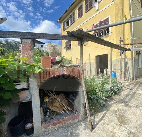 casa indipendente in vendita a Carasco in zona Terrarossa