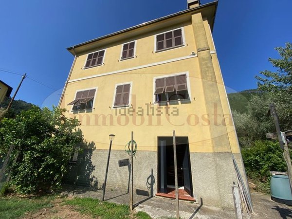 casa indipendente in vendita a Carasco