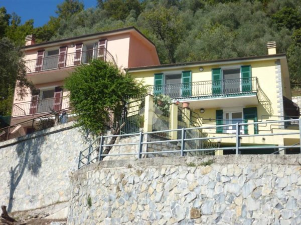 casa indipendente in vendita a Carasco in zona Paggi