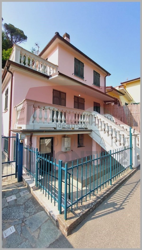 casa indipendente in vendita a Carasco