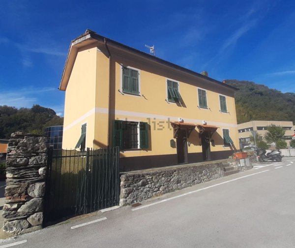 casa indipendente in vendita a Carasco