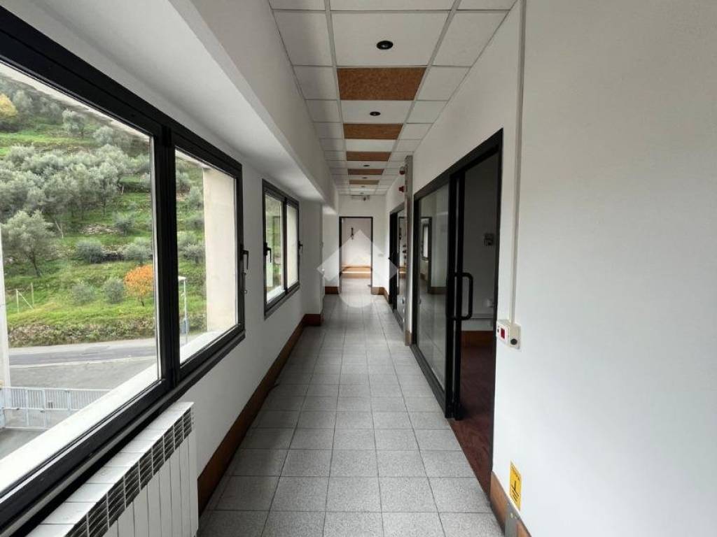 ufficio in vendita a Carasco in zona San Pietro di Sturla