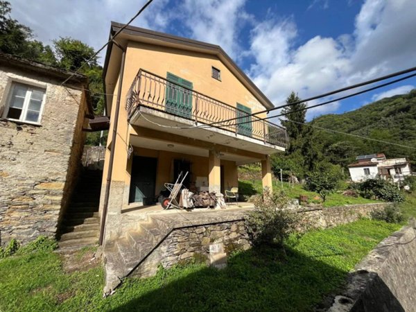 casa indipendente in vendita a Carasco in zona Paggi