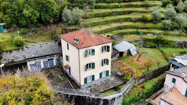 casa indipendente in vendita a Carasco in zona Terrarossa