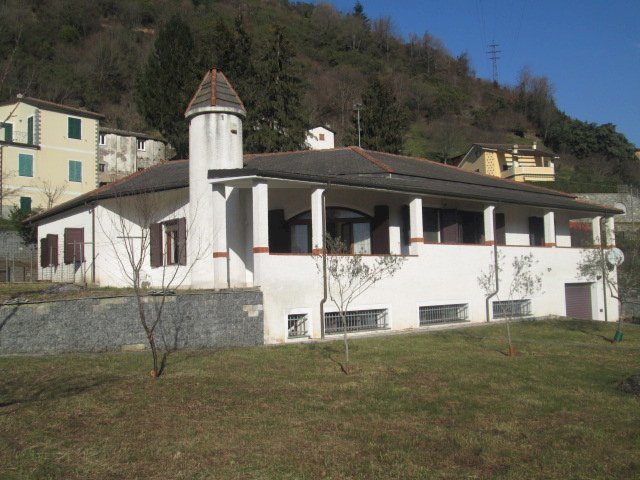 casa indipendente in vendita a Carasco