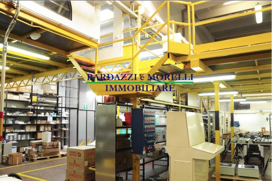 locale commerciale in vendita a Carasco