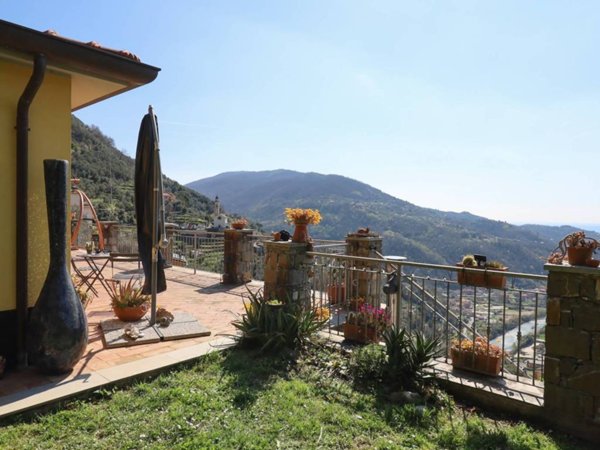 casa indipendente in vendita a Carasco