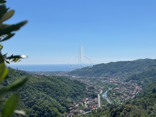 casa indipendente in vendita a Carasco