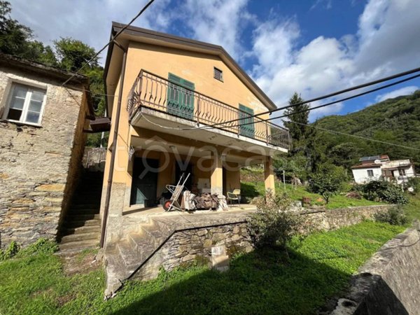 casa indipendente in vendita a Carasco in zona Paggi
