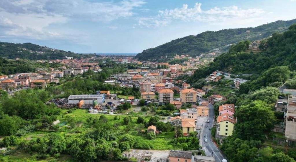 locale commerciale in vendita a Carasco in zona Paggi