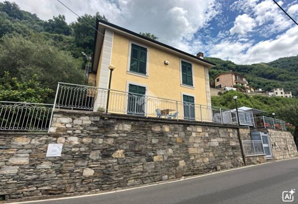 casa indipendente in vendita a Carasco in zona Paggi