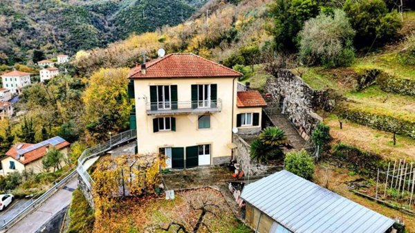 casa indipendente in vendita a Carasco in zona Terrarossa