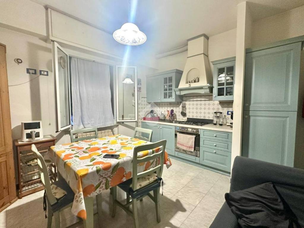 appartamento in vendita a Carasco in zona San Pietro di Sturla