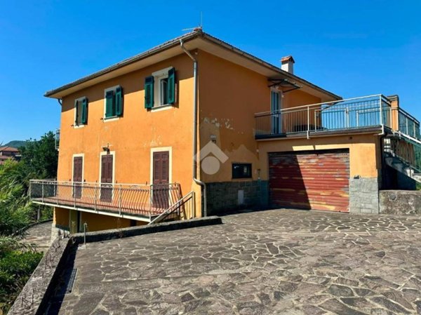 casa indipendente in vendita a Carasco in zona Bavaggi