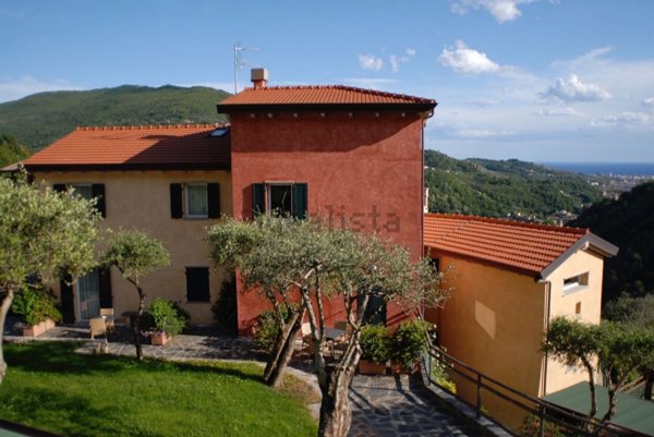 casa indipendente in vendita a Carasco in zona Paggi