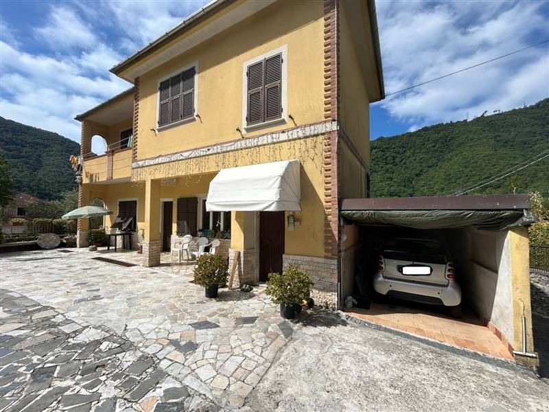 casa indipendente in vendita a Carasco in zona Terrarossa