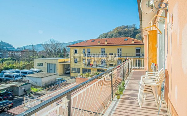 appartamento in vendita a Carasco in zona Graveglia