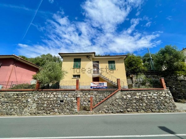 casa indipendente in vendita a Casarza Ligure