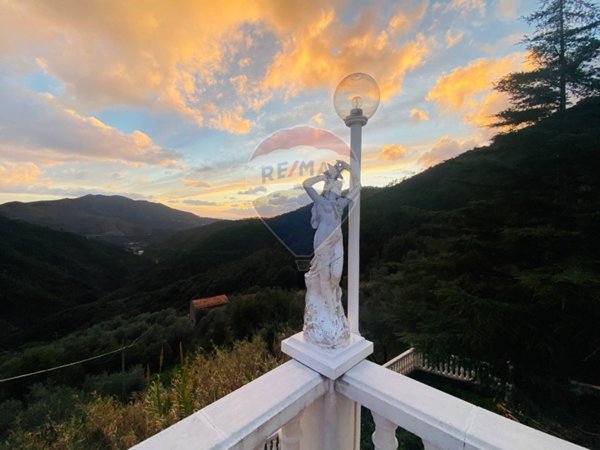 casa indipendente in vendita a Casarza Ligure