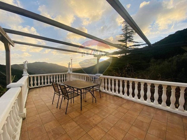 casa indipendente in vendita a Casarza Ligure