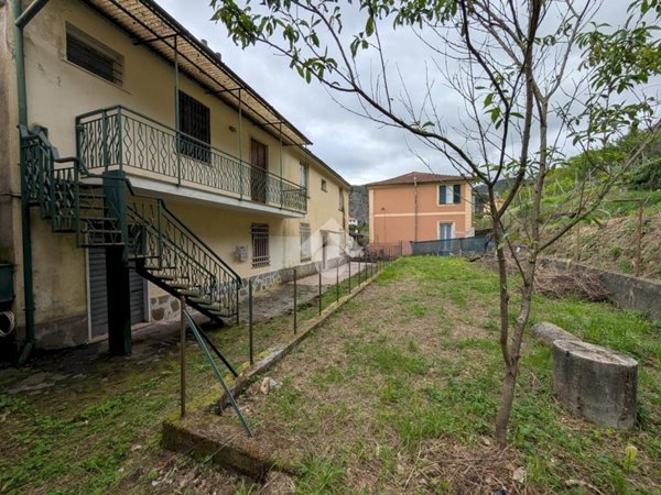 casa semindipendente in vendita a Casarza Ligure