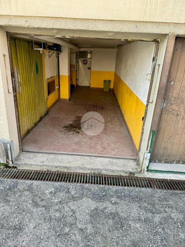 locale di sgombero in vendita a Casarza Ligure