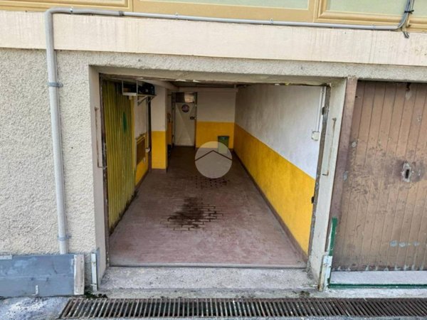 locale di sgombero in vendita a Casarza Ligure