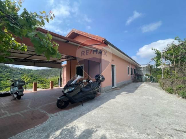 casa indipendente in vendita a Casarza Ligure