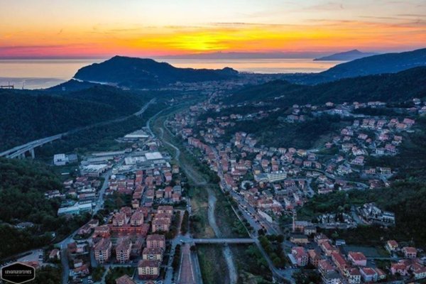 casa indipendente in vendita a Casarza Ligure in zona Verici